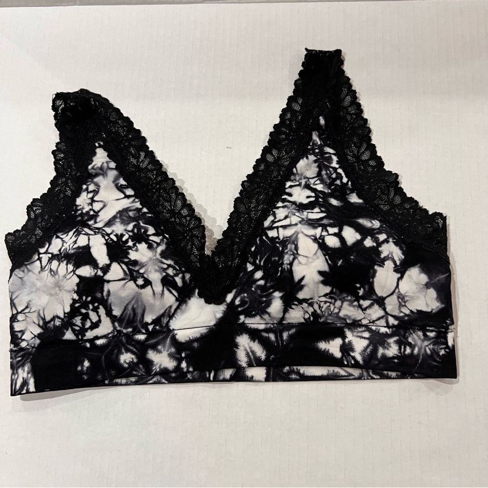 Victoria Secret PINK BRALETTE SZ M BLACK WHITE TIE DYE Racerback - Picture 2 of 5